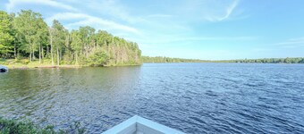 Loon's Cove: Just listed! A Peaceful Autumn Lakeside Retreat