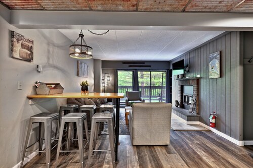 Ski, Hike, Relax - 2BR Killington Condo with Balcony, Pools, Hot Tubs and Free Shuttle