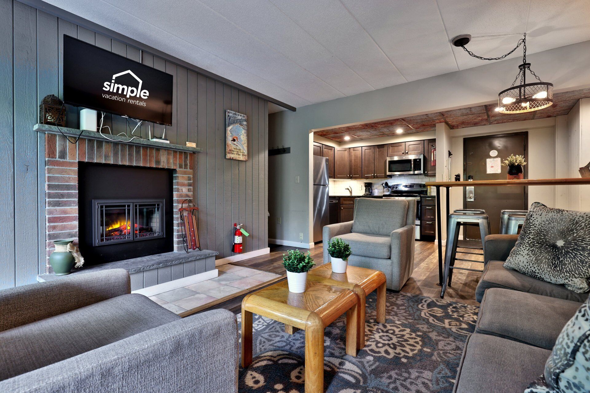 Smart TV, fireplace