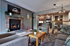 Smart TV, fireplace