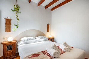 2 bedrooms, free WiFi, bed sheets