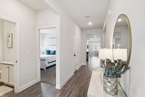 4 bedrooms, free WiFi, bed sheets