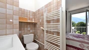 Ducha y secador de pelo