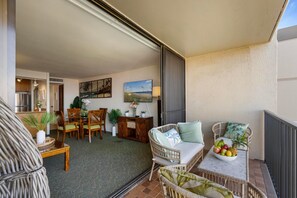 1 bedroom, Internet - Kaanapali Shores 826 (Lahaina)