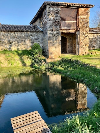 Property grounds. Peaceful Stay at Gîte du Château des Fours in Historic Cumont