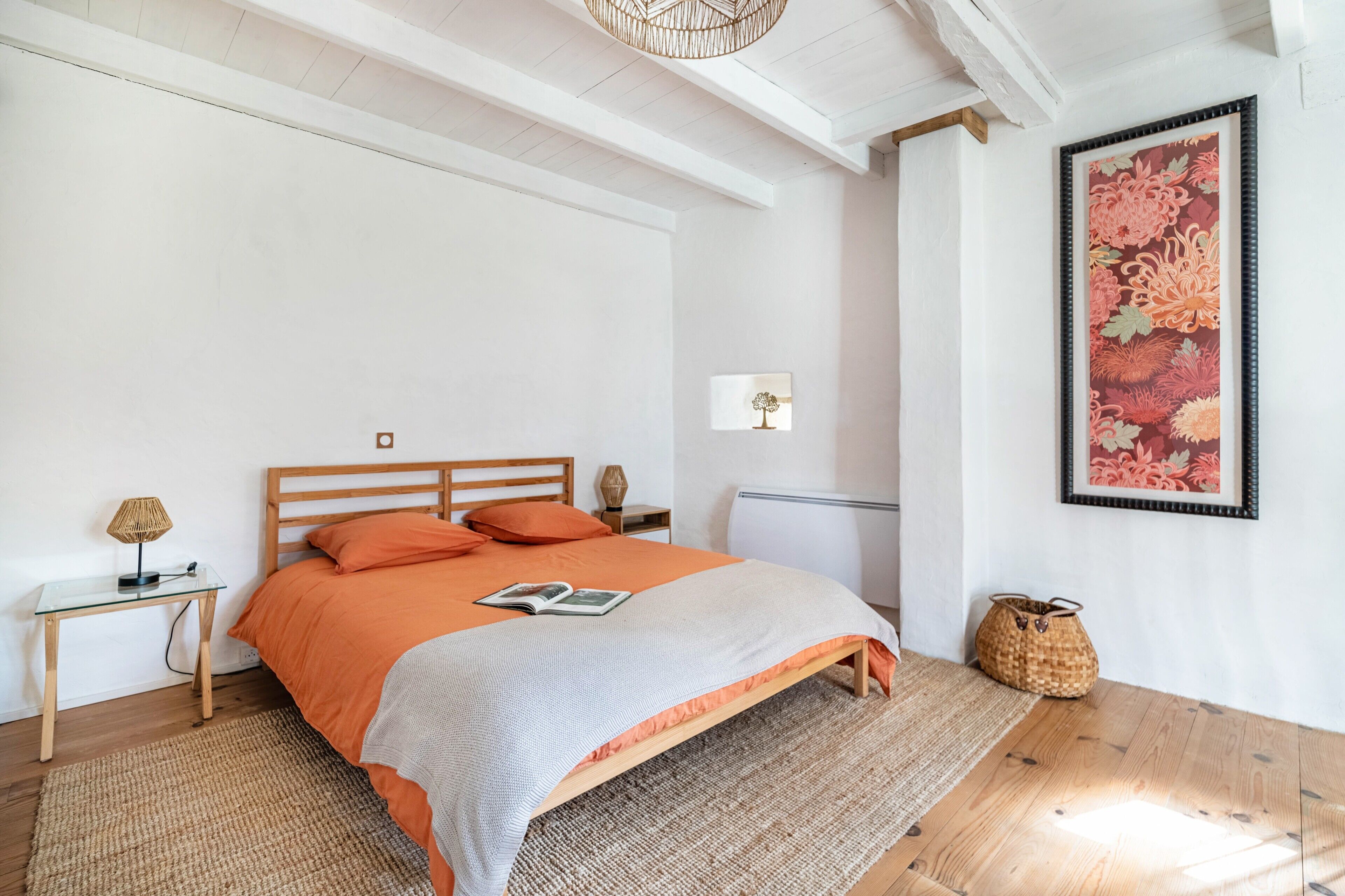 1 habitación, tabla de planchar con plancha, wifi gratis y ropa de cama 