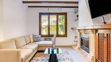 Télévision, cheminée