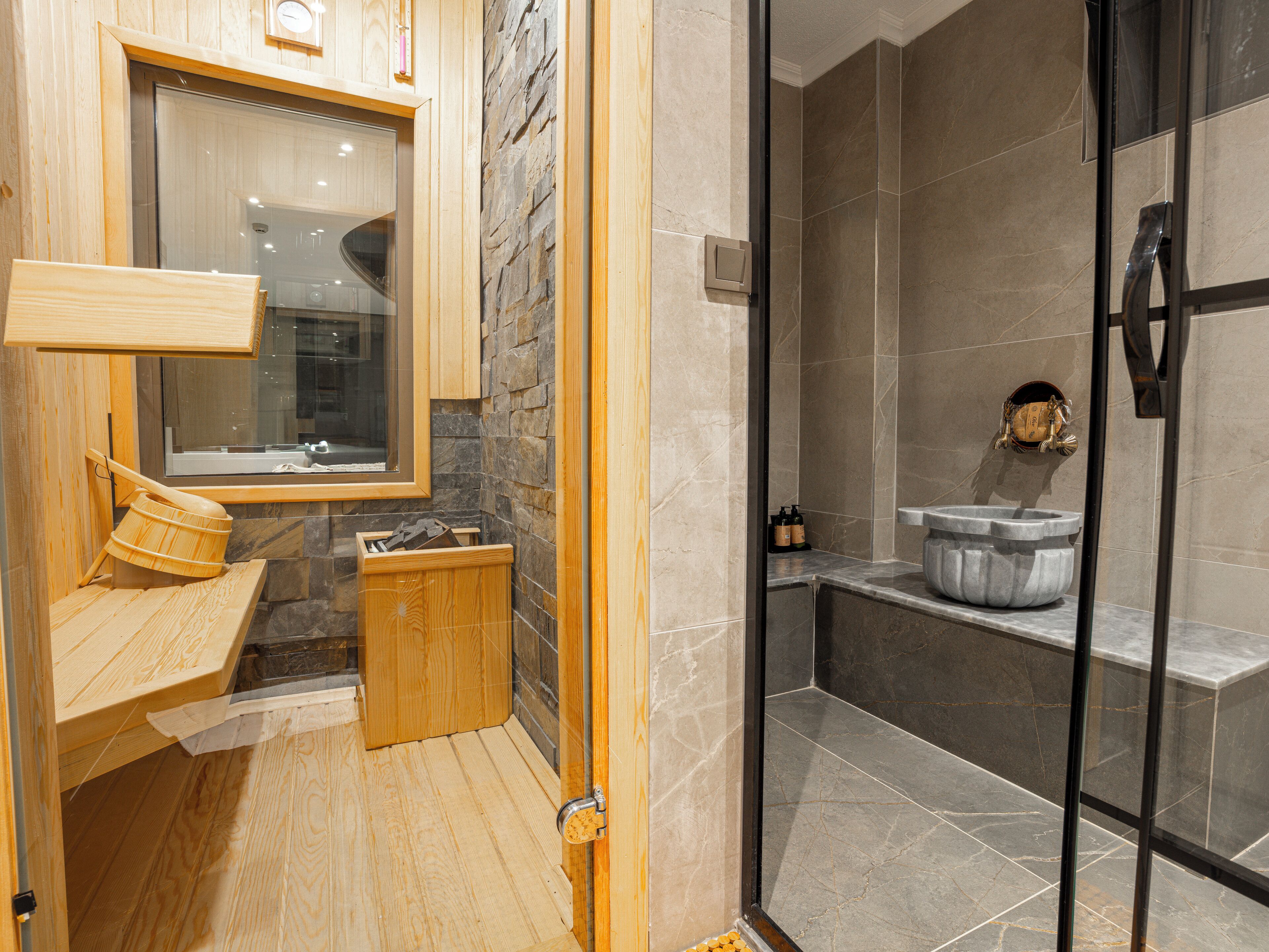 Minibar, in-room safe, laptop workspace, free WiFi