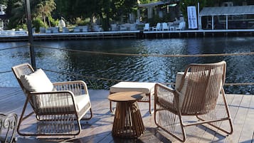 Dock
