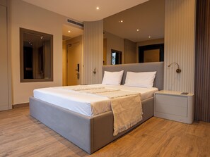 Standard Suite, Balcony | Minibar, in-room safe, laptop workspace, free WiFi - Verona Hotel (Sile)