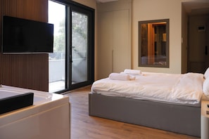 Standard-Suite, Balkon | Minibar, Zimmersafe, kostenloses WLAN, Bettwäsche