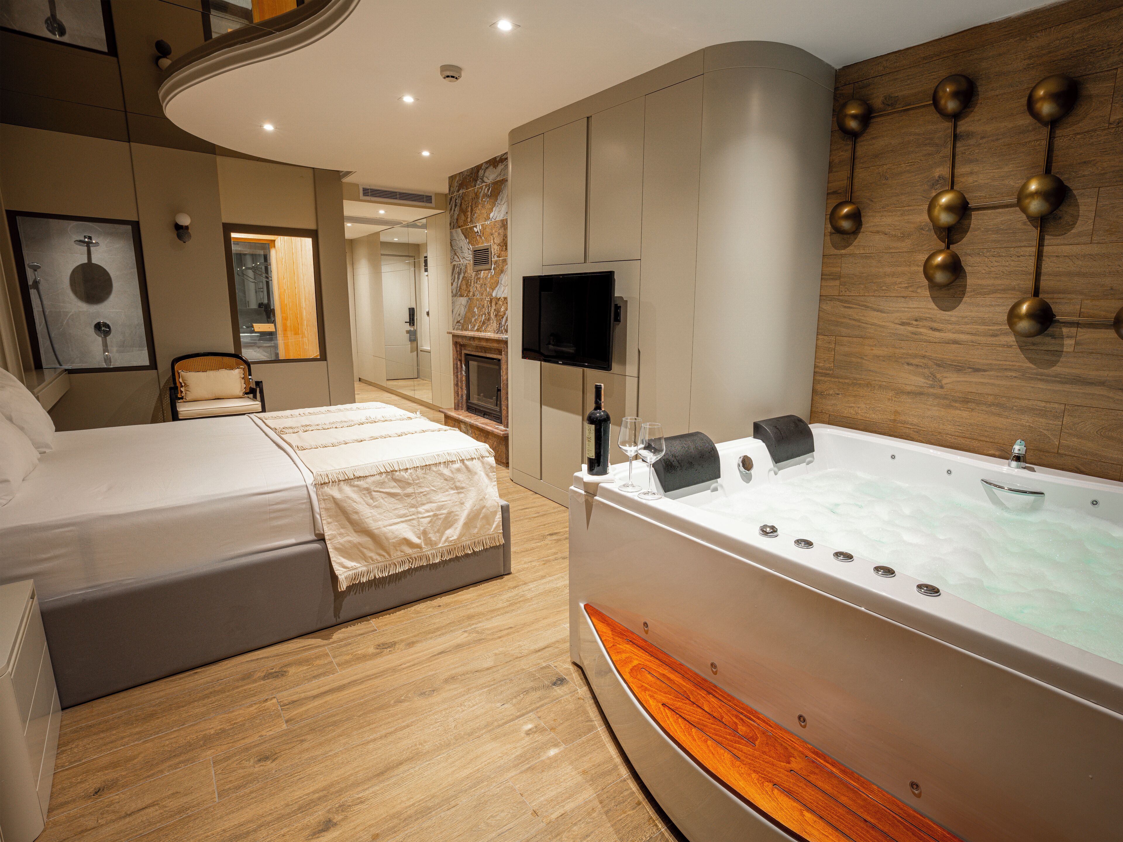 Minibar y caja de seguridad en la habitación 