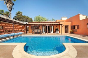 Pool - Vacation Villa 'Esselle' with Mountain View, Wi-Fi and Air Conditioning (San Miguel de Abona)