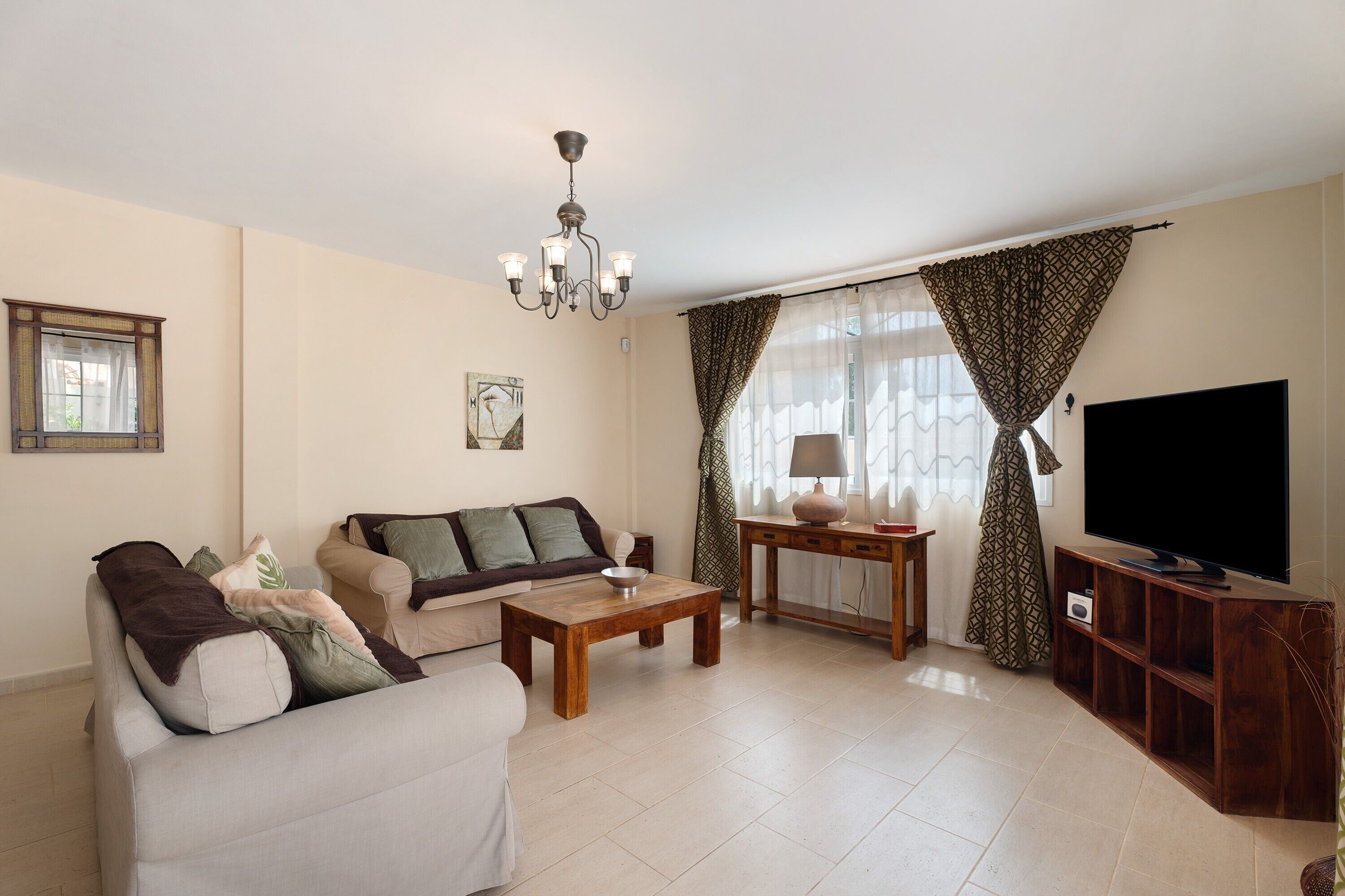 電視、DVD 播放機、音響