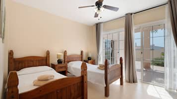 2 makuuhuonetta, silitysrauta/-lauta, ilmainen Wi-Fi, vuodevaatteet