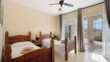 2 habitaciones, tabla de planchar con plancha y wifi gratis