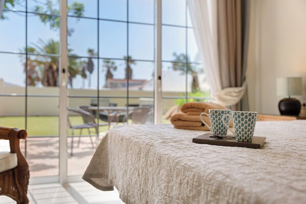 2 chambres, fer et planche à repasser, Wi-Fi gratuit, draps fournis