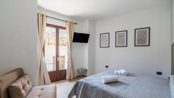 1 bedroom, free WiFi, bed sheets