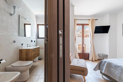 Apartment 'Il Filo Azzurro 2' with Sea View, Wi-Fi and Air Conditioning