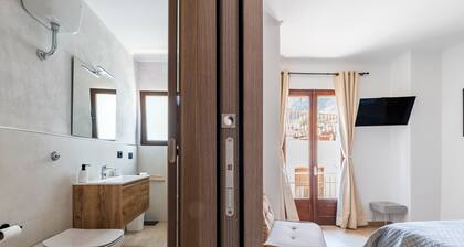 Apartment 'Il Filo Azzurro 2' with Sea View, Wi-Fi and Air Conditioning