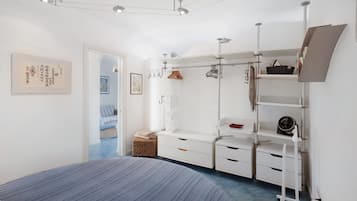 1 slaapkamer, een strijkplank/strijkijzer, gratis wifi, beddengoed