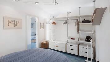 1 dormitori, planxa i posts de planxar, wifi gratuïta i roba de llit