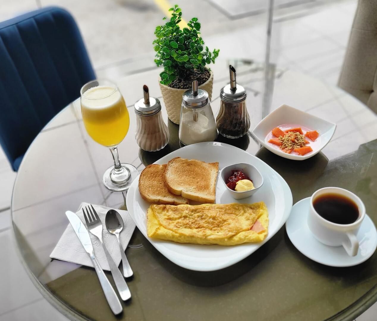 Desayuno continental incluido todos los días 