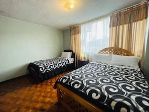 Desk, free WiFi, bed sheets - Hotel del mall (Ambato)