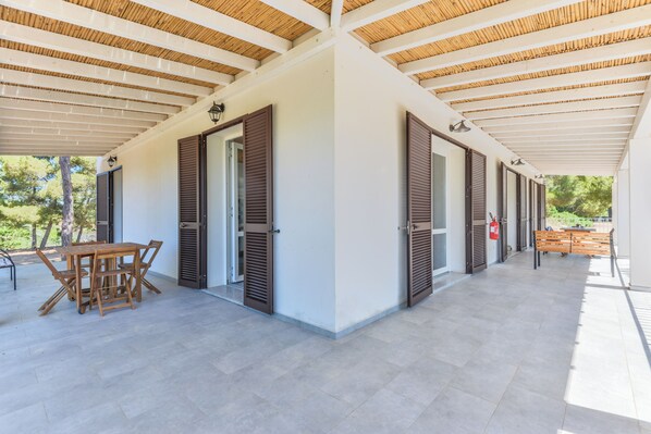 تناول الطعام بالخارج