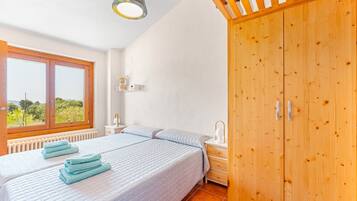 2 camere, ferro/asse da stiro, Wi-Fi gratuito, lenzuola