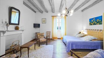 3 sovevĂŠrelser, strygejern/strygebrĂŠt, sengetĂžj