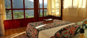  Personalized Amazon escape: 律‍♀️yoga, hikes, chocolate & healing