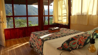  Personalized Amazon escape: 律‍♀️yoga, hikes, chocolate & healing