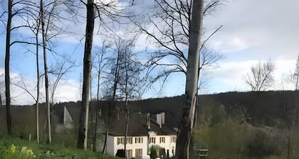 Maison de campagne 'Domaine du Val Bruant' avec terrasse partagée et Wi-Fi