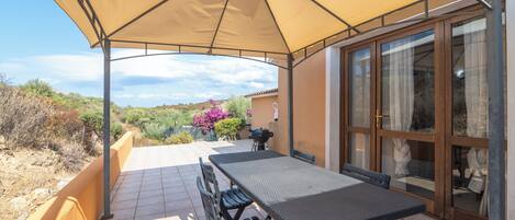 屋外ダイニングエリア