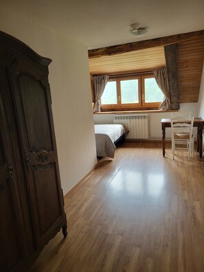 4 bedrooms, free WiFi