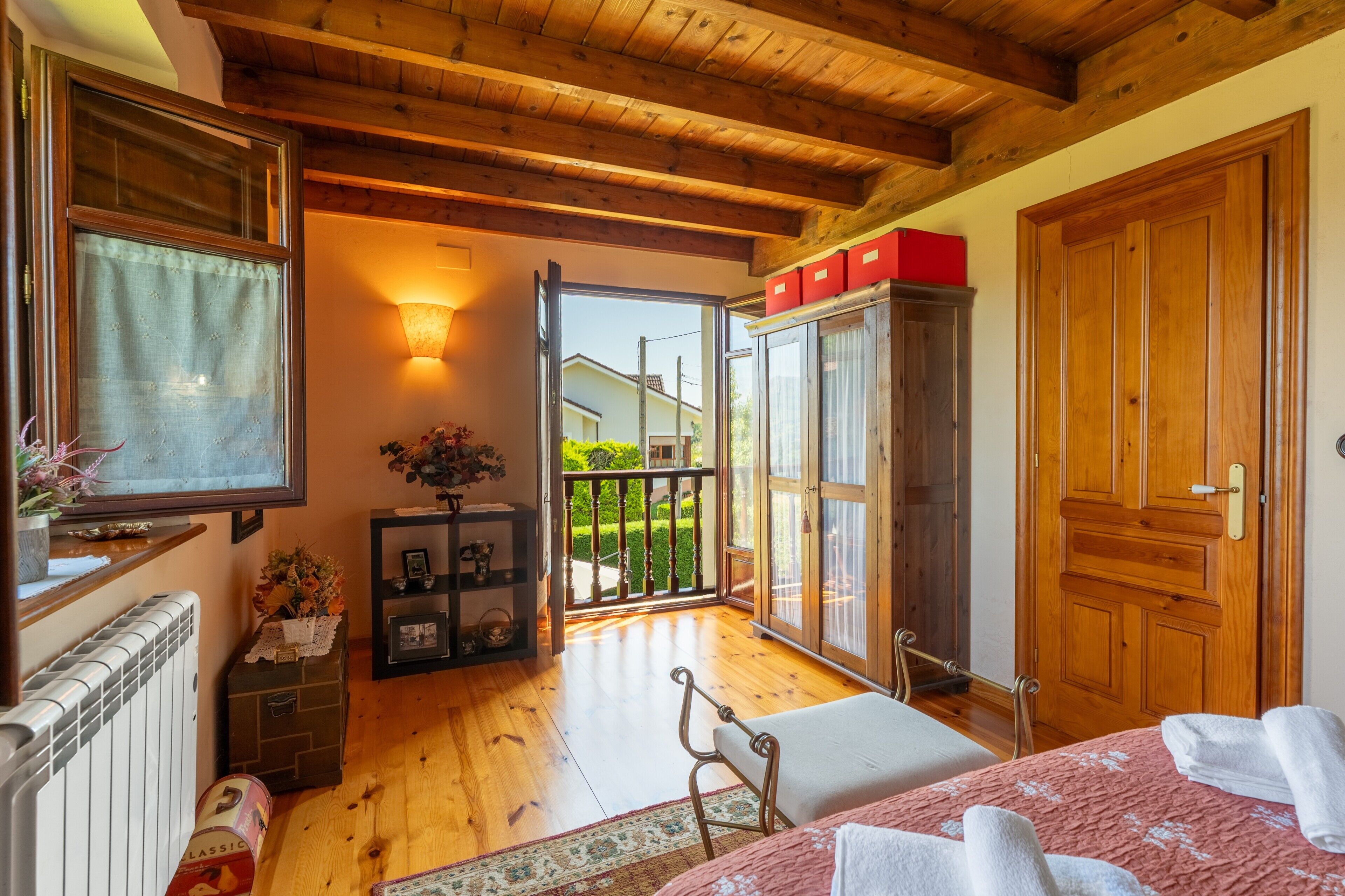 2 dormitorios, tabla de planchar con plancha, wifi gratis y ropa de cama
