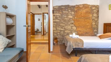6 habitaciones, tabla de planchar con plancha y wifi gratis