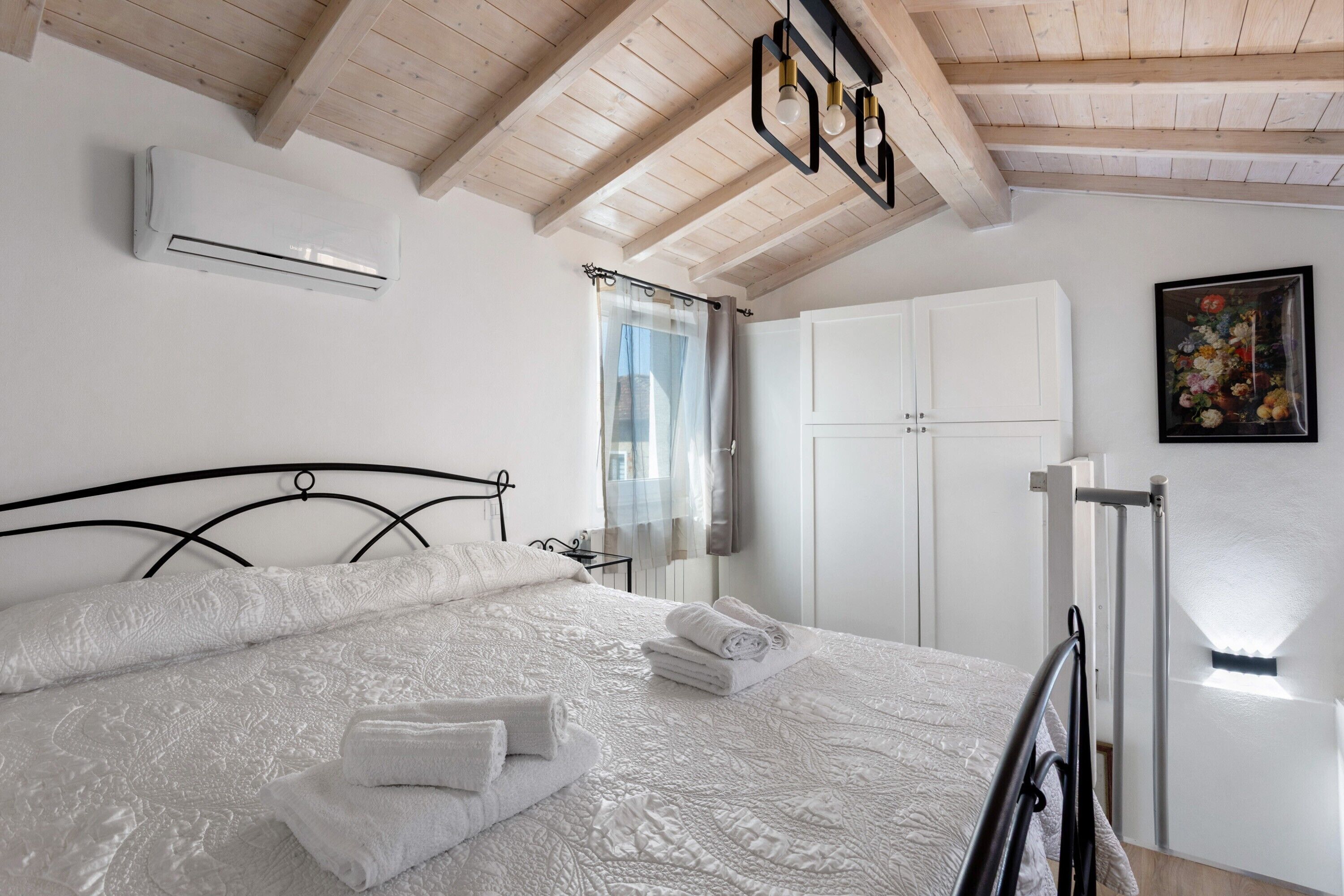 1 chambre, fer et planche à repasser, Wi-Fi gratuit, draps fournis