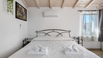 1 chambre, fer et planche Ă repasser, Wi-Fi gratuit, draps fournis