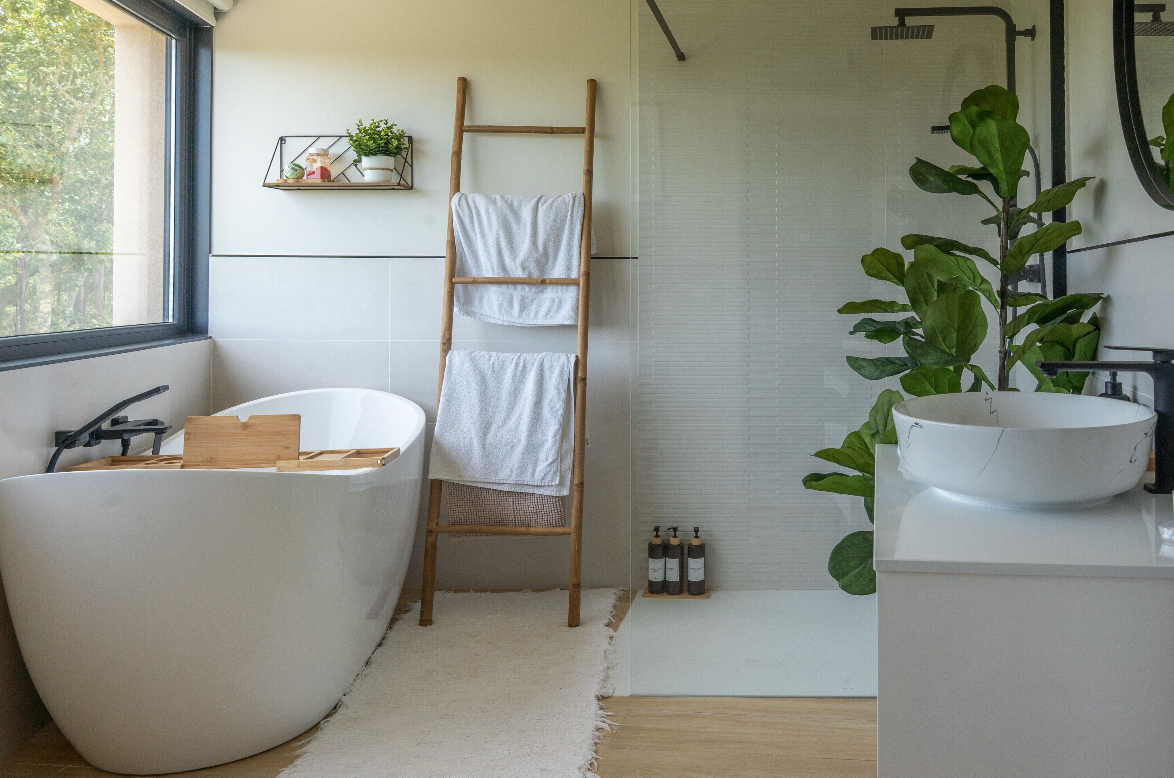 Een douche, handdoeken
