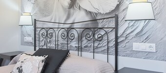 Holiday Home 'Alcobilla Lake' with Mountain View, Shared Garden and Balcony