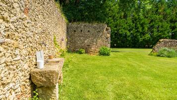 Enceinte de lâhĂ©bergement