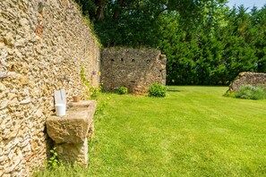 Property grounds - Chambre d’hôtes Chêne with Air Conditioning – Serenity, Nature and Well-being in Gascony (Mauléon-d'Armagnac)