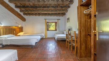 7 slaapkamers, een strijkplank/strijkijzer, gratis wifi, beddengoed