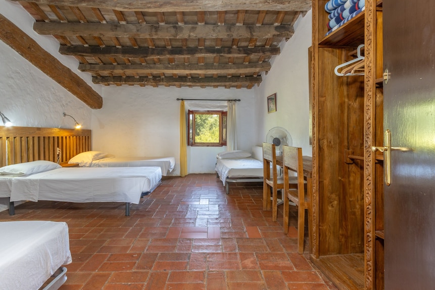 Casa Rural 'Can Ribes' Con Piscina Exterior, Jardín Y Terraza - Gerona, España