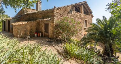 Cottage 'Can Ribes' with Outdoor Pool, Garden and Terrace