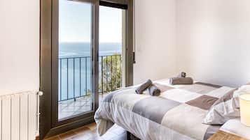 3 bedrooms, free WiFi, bed sheets