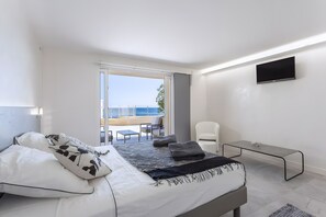 8 bedrooms, iron/ironing board, free WiFi, bed sheets