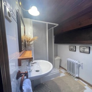 淋浴設備、風筒、提供毛巾